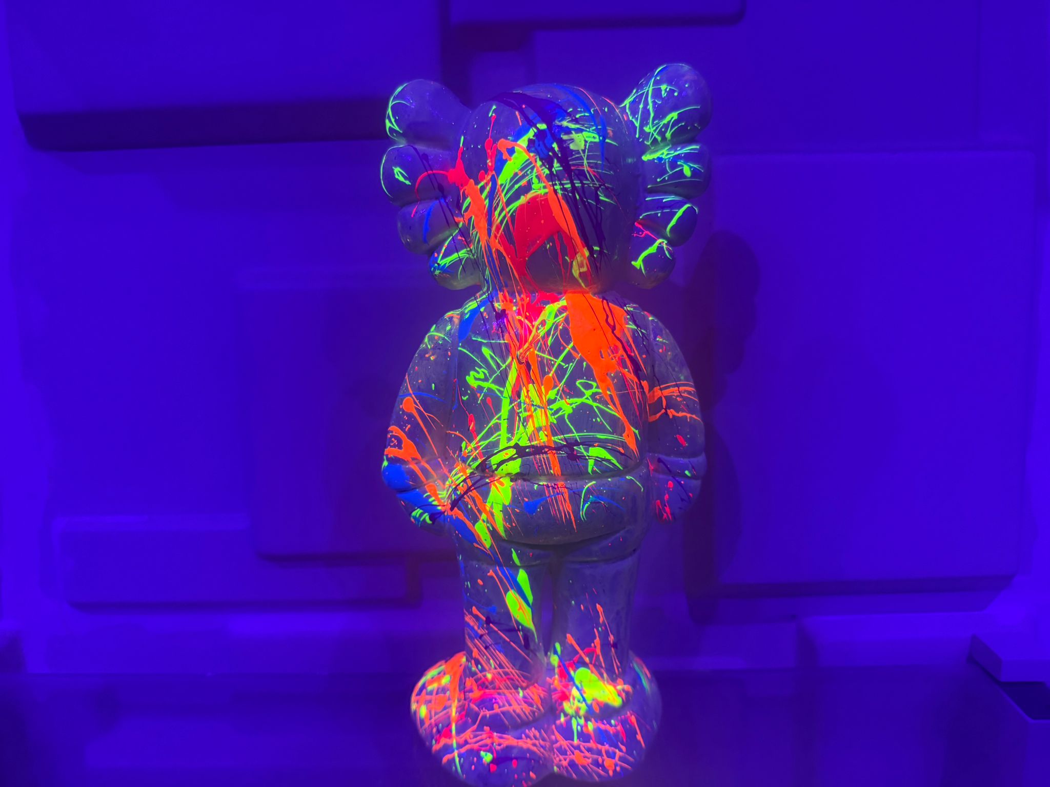 Neon Companion – 10” Blacklight Edition
