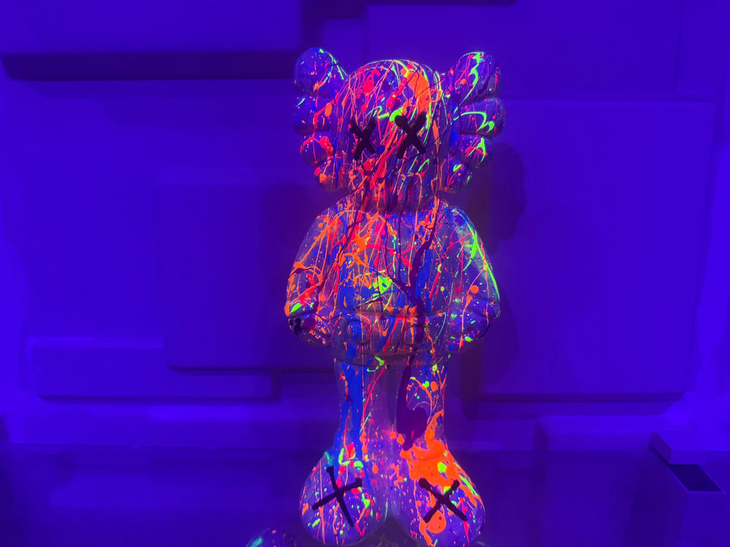 Neon Companion – 10” Blacklight Edition
