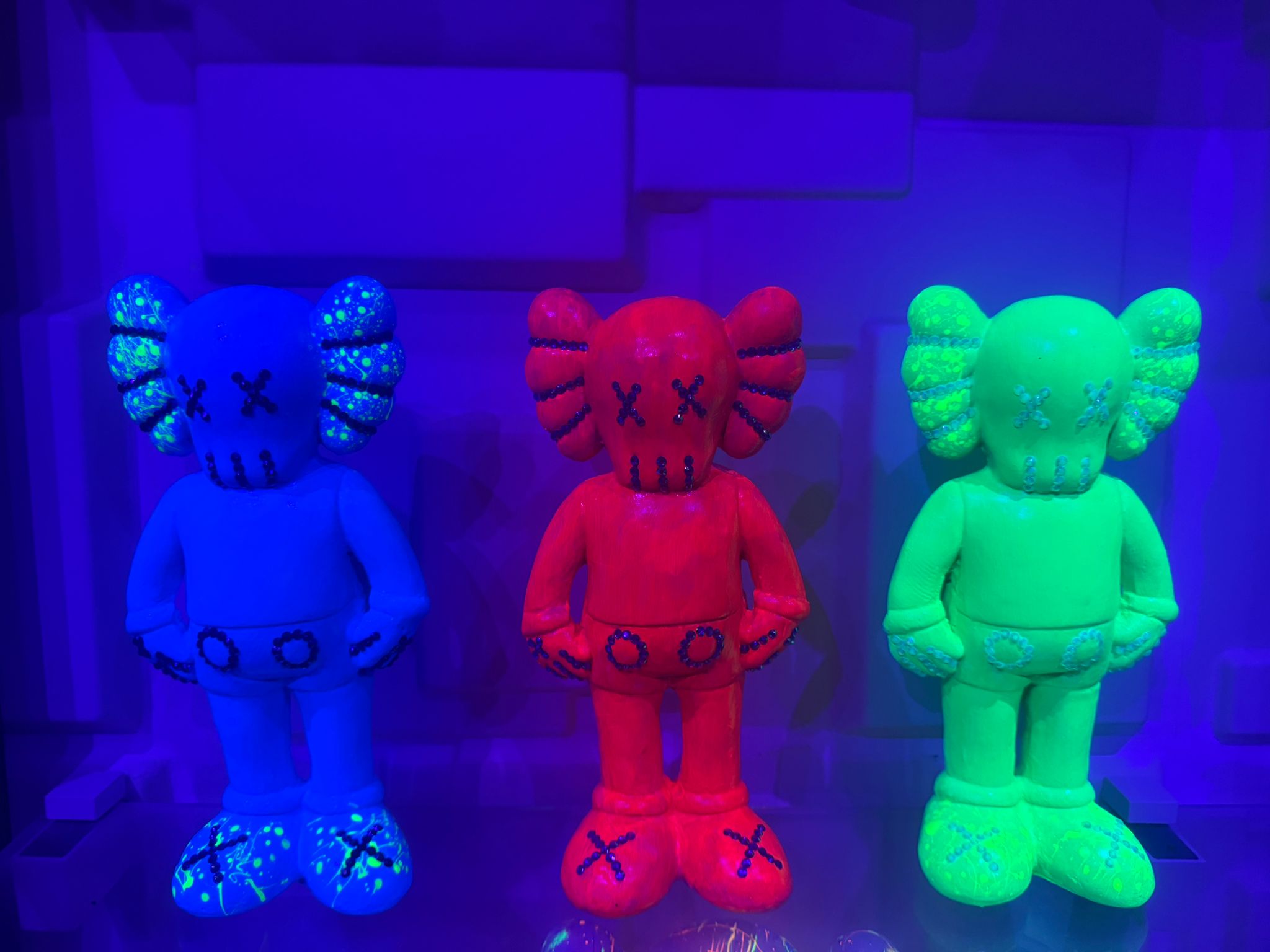 🟢 Neon Trinity Companion – 10” Blacklight Edition